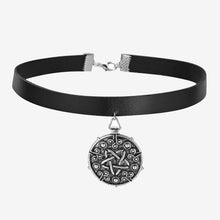 Charger l&#39;image dans la galerie, Leather Choker Necklace the Wild Game Cosplay Jewelry
