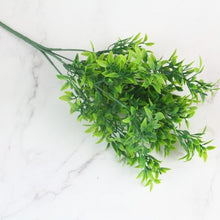 Charger l&#39;image dans la galerie, Grass Plastic Ferns Green Leaves Fake Flower
