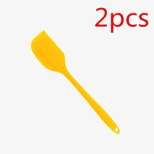 Carica l&#39;immagine nel visualizzatore di Gallery, Cream Butter Cake Spatula Mixing Batter
